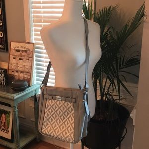 Ellen Tracy small handbag